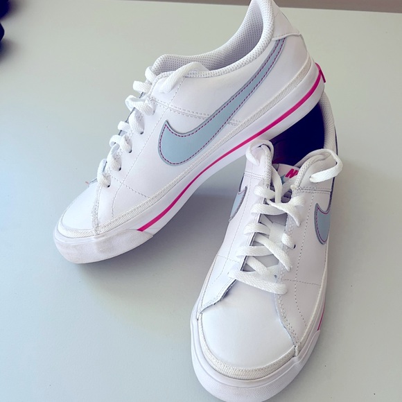 Nike Other - Nike-Youth Girls' Court Legacy size 6Y